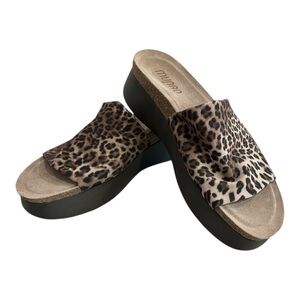 NWOB Munro Nalia Leopard Print Platform Slides